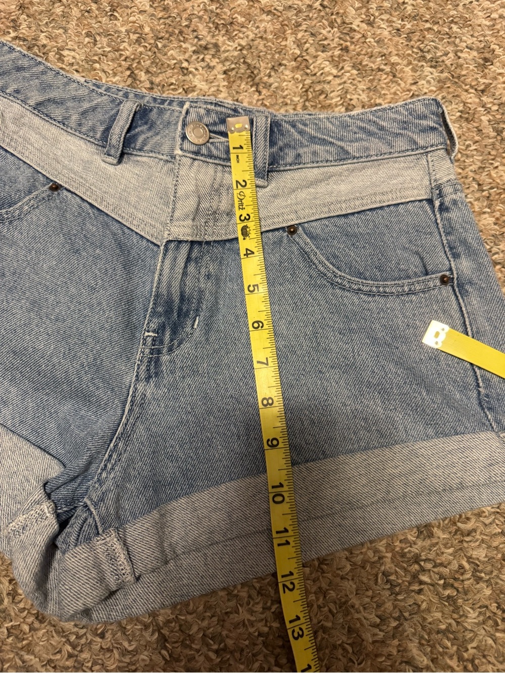 PacSun Two-Tone Light and Medium wash Denim Mom Shorts - Picture 6 of 8